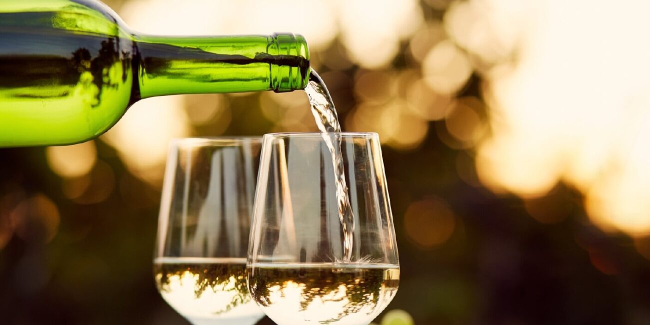 White-wine-glass-barworld-India